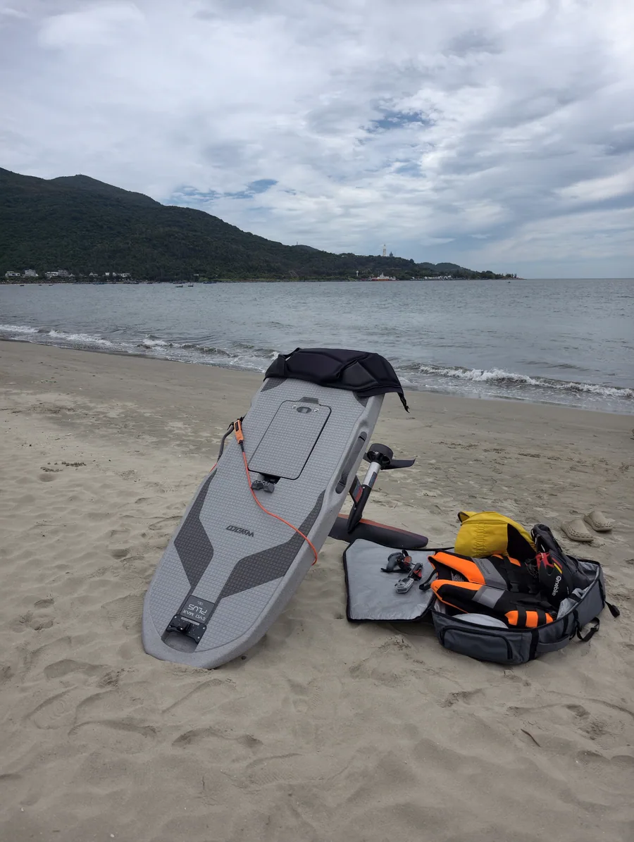 Kit on the sand